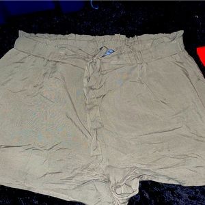 Paper bag style shorts 3X